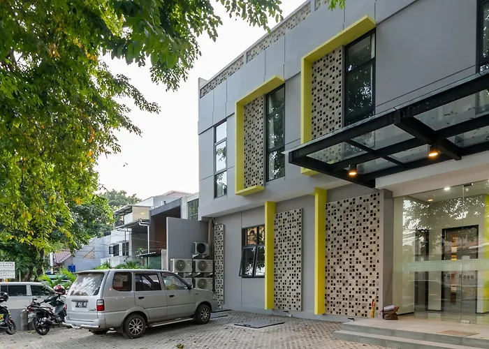 Reddoorz Plus Near Senayan City Jakarta